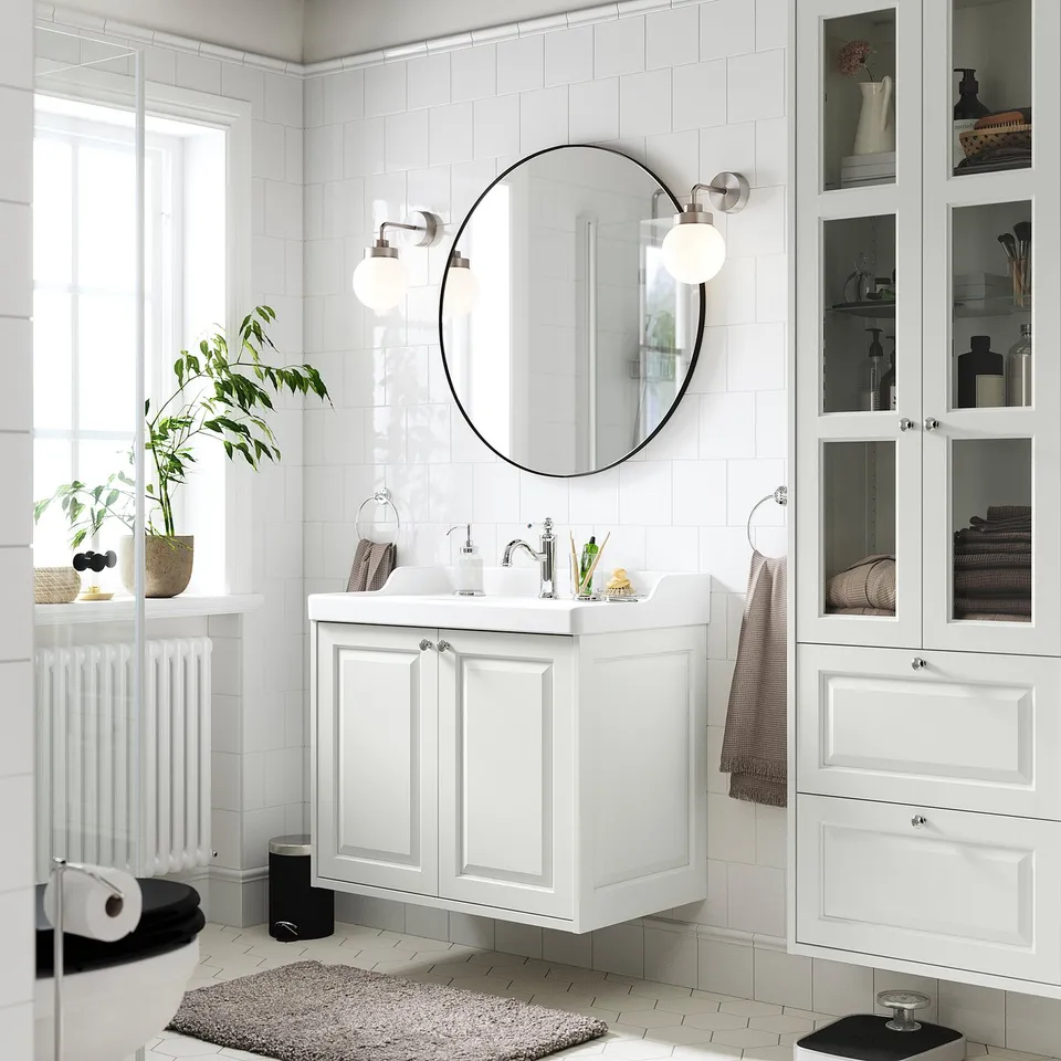 RUTSJÖN in a room