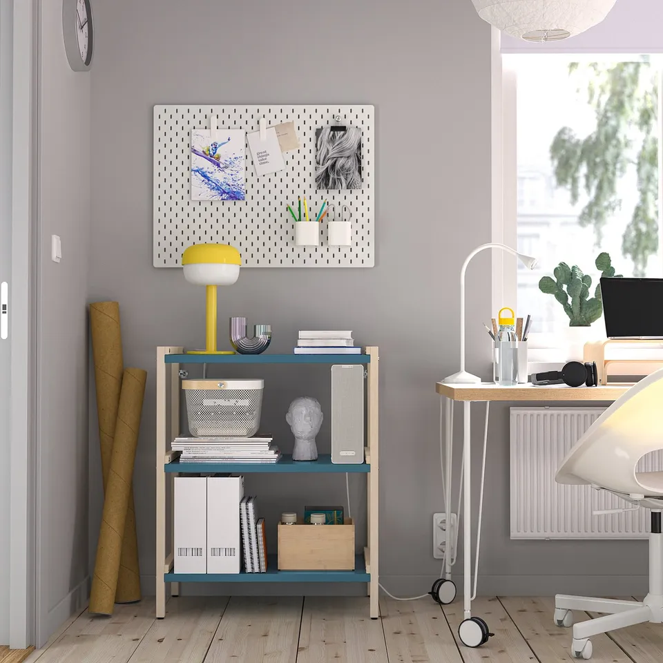 EKENABBEN in a room