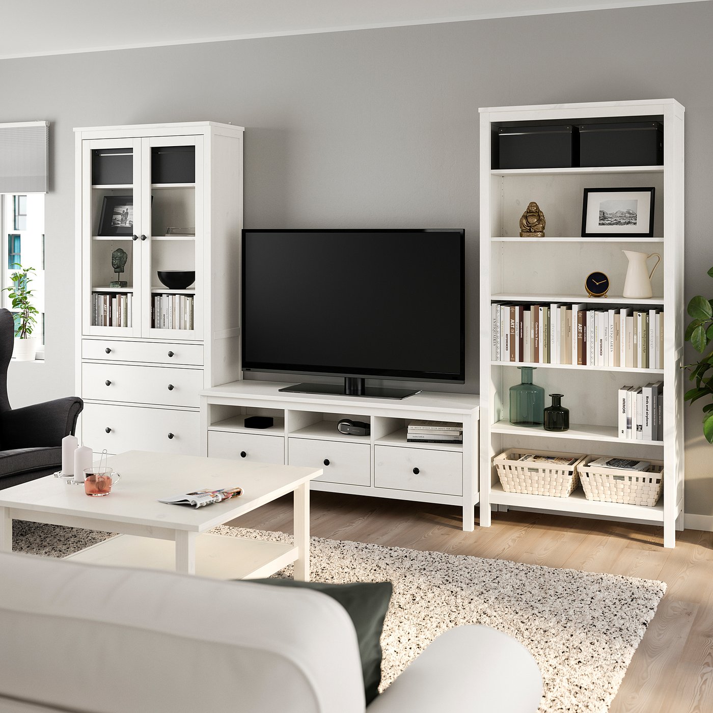 HEMNES in a room