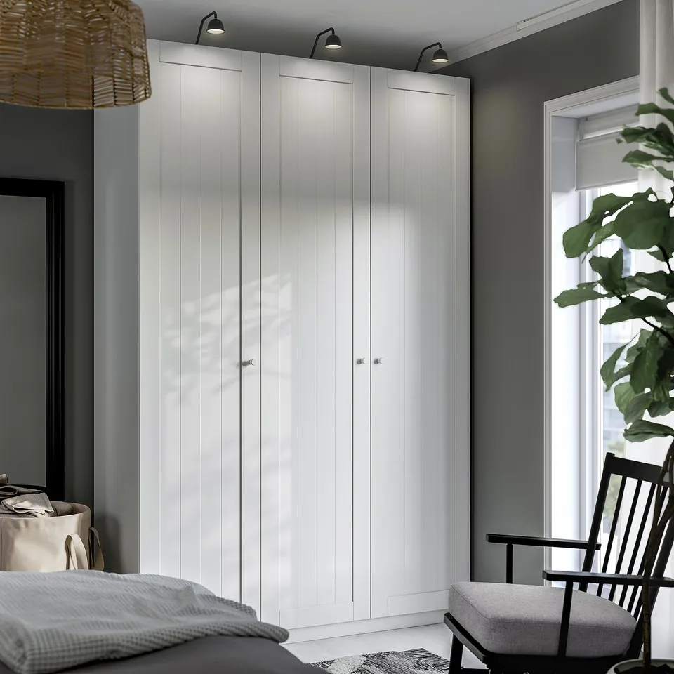 PAX / GULLABERG in a room