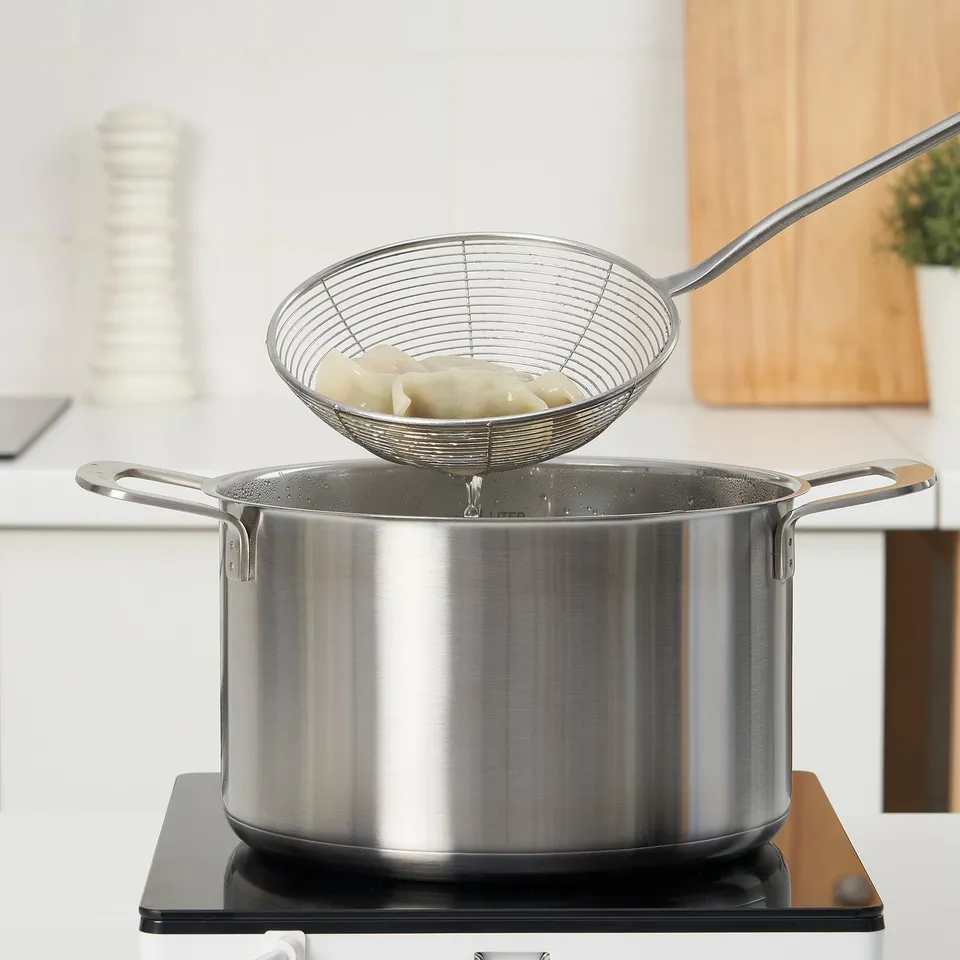 Stainless steel strainer for pots
