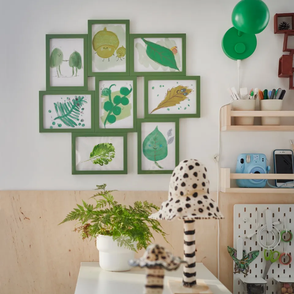 VÄXBO Collage frame for 8 photos, green, 13x18 cm