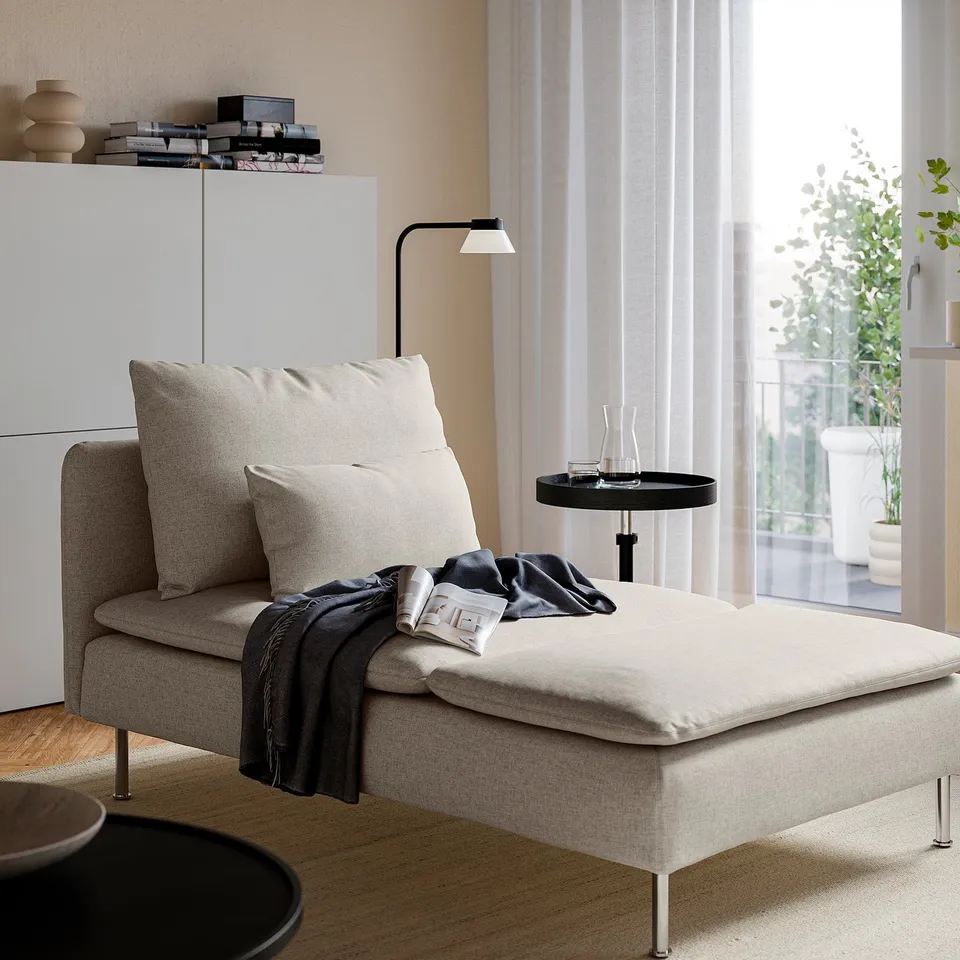 SÖDERHAMN in a room