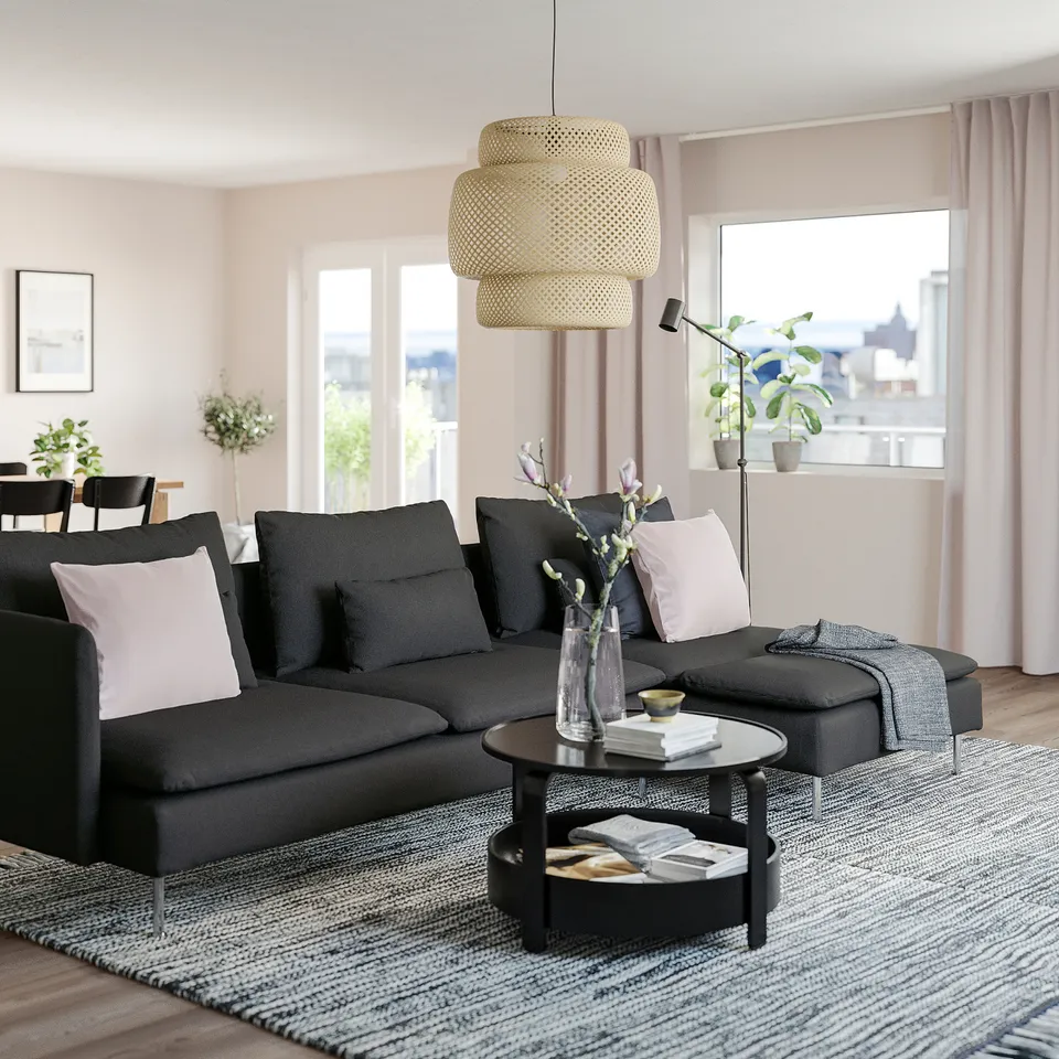 SÖDERHAMN in a room