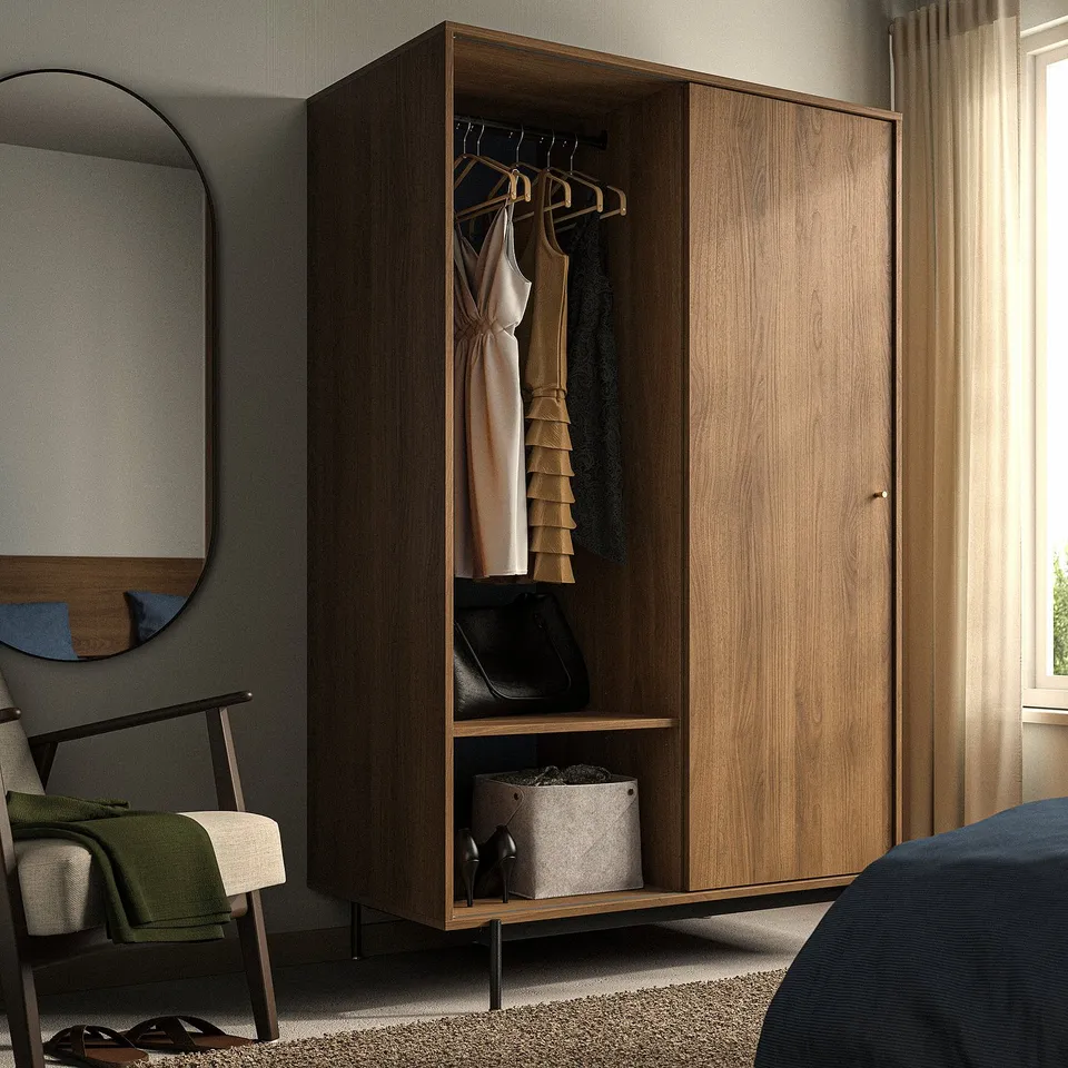 RÅDMANSÖ in a room