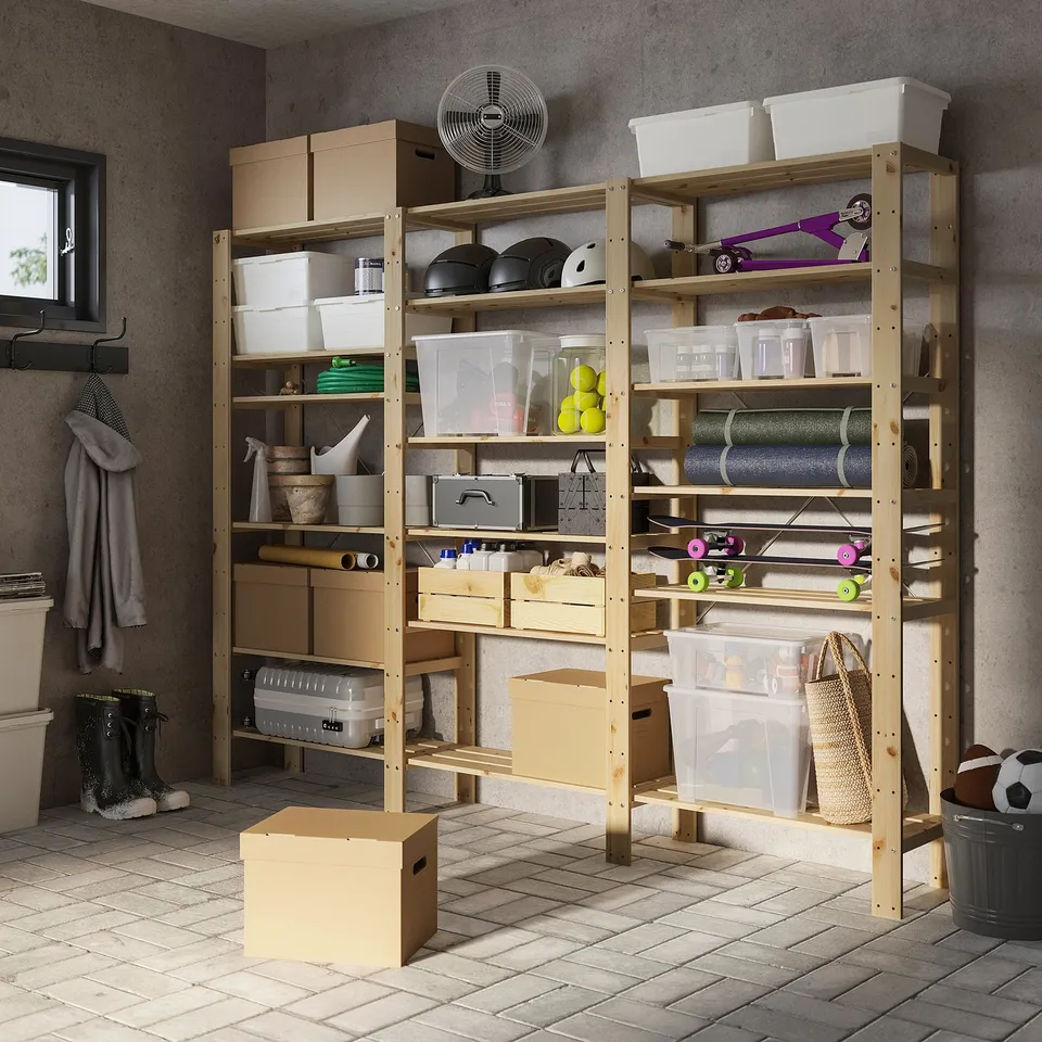 HEJNE in a room