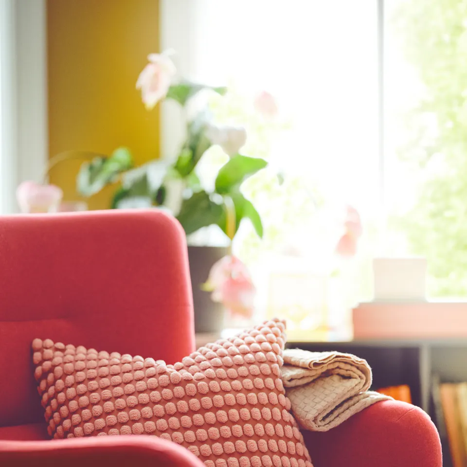 part: SVARTPOPPEL cushion cover