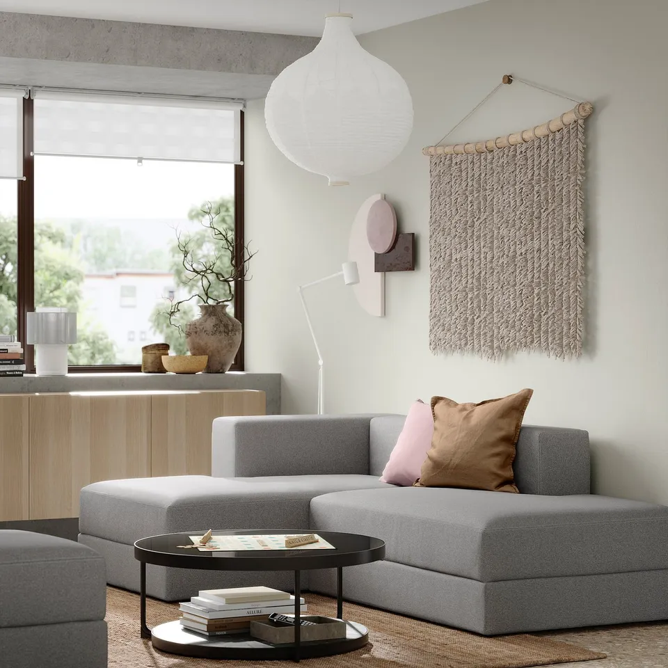 JÄTTEBO in a room