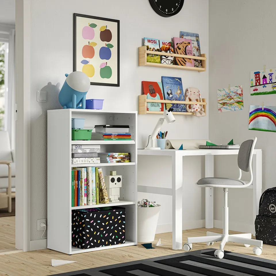 LASTARE in a room
