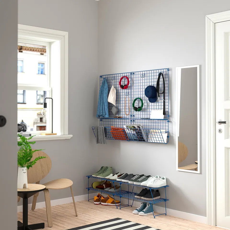 GREJIG in a room