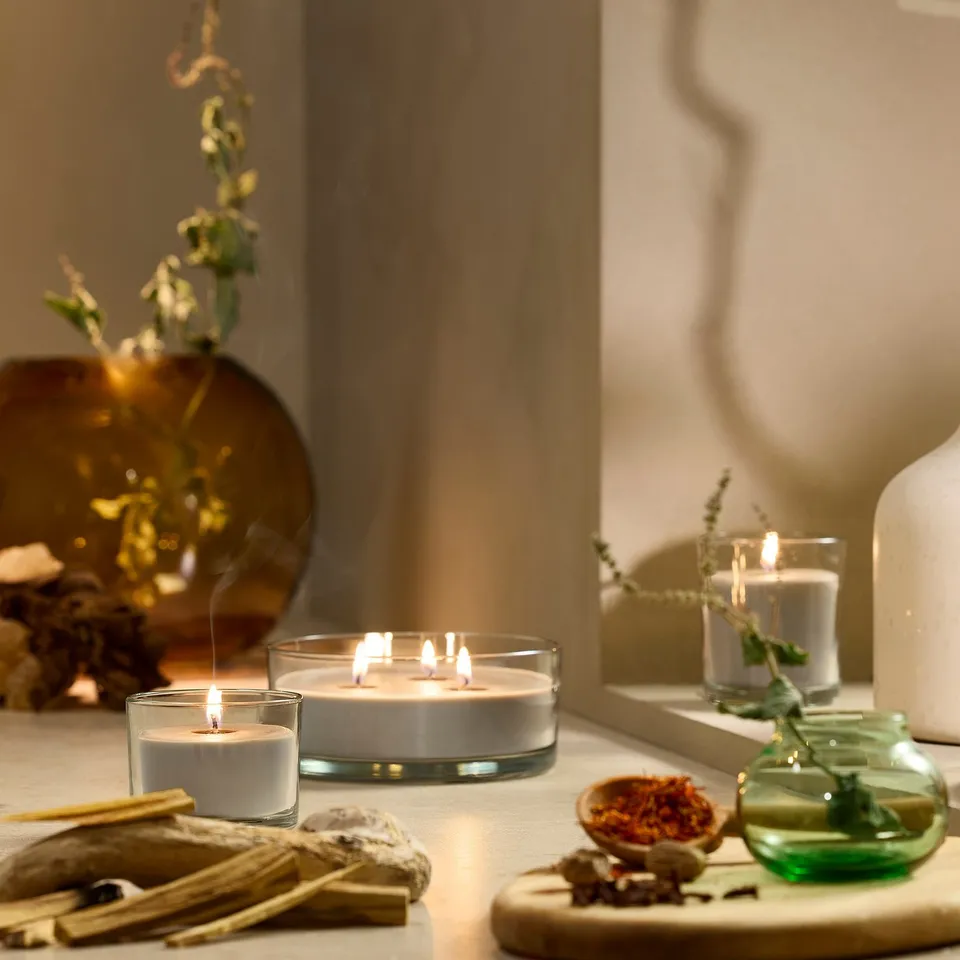 LOTSFÅGEL Scented candle in glass, Sandalwood & patchouli brown, 20 hr