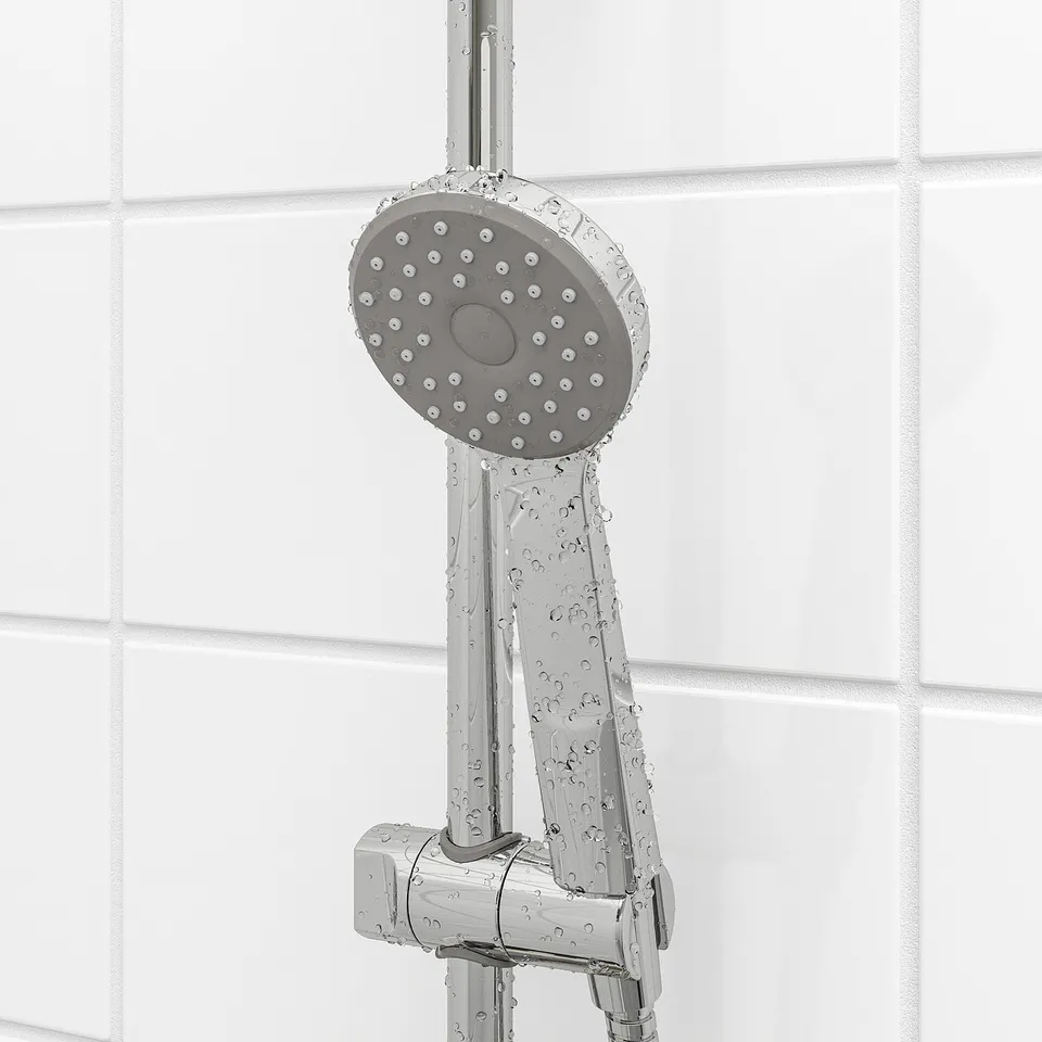 Shower head with full spray function, chrome finish, water-saving washer.