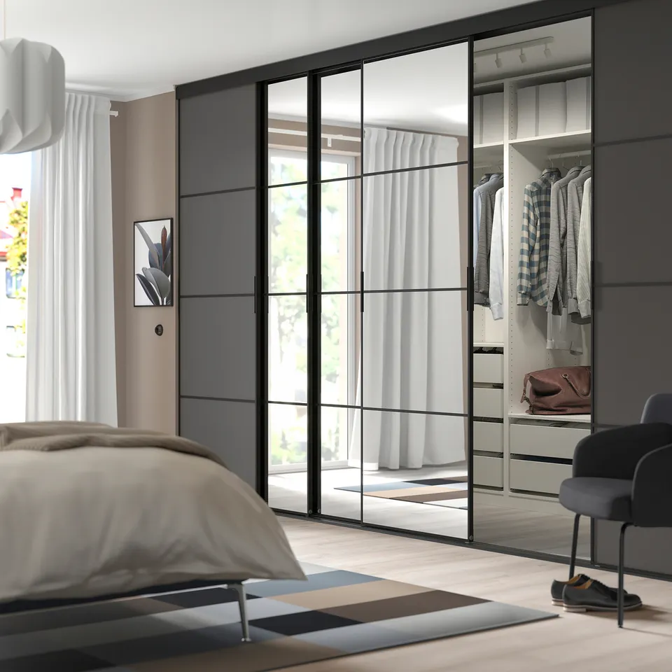 SKYTTA / MEHAMN/AULI in a room