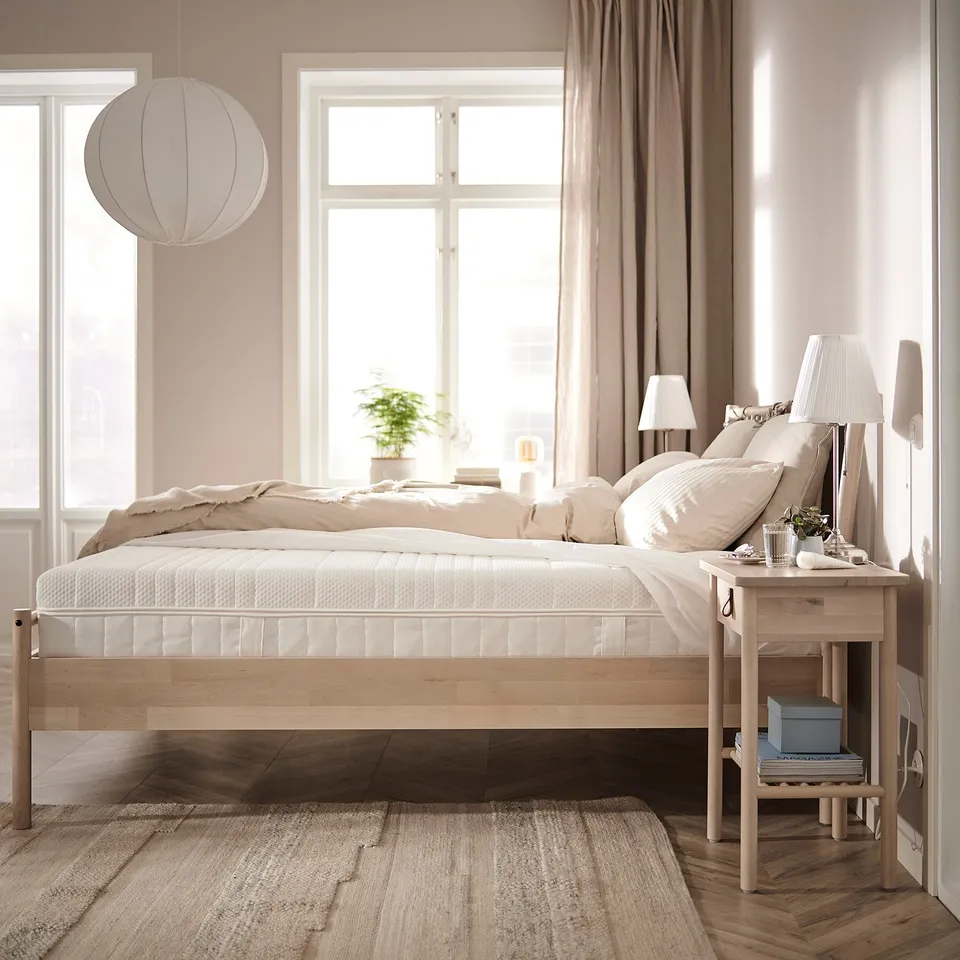 ÅNNELAND in a room