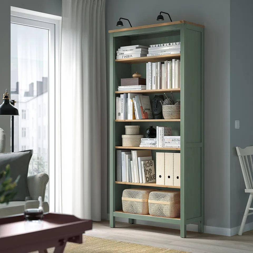 HEMNES in a room