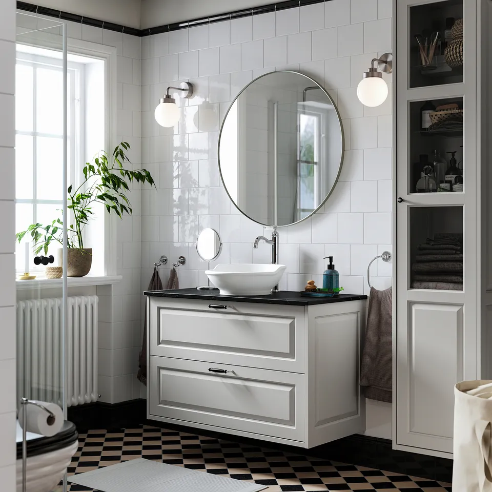TÄNNFORSEN / VÄSTERSJÖN in a room