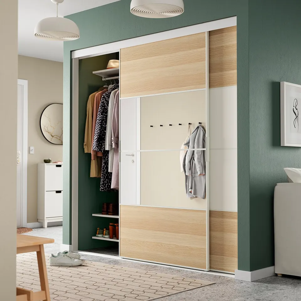 SKYTTA / MEHAMN/AULI in a room