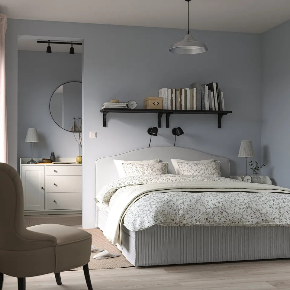 RAMNEFJÄLL in a room