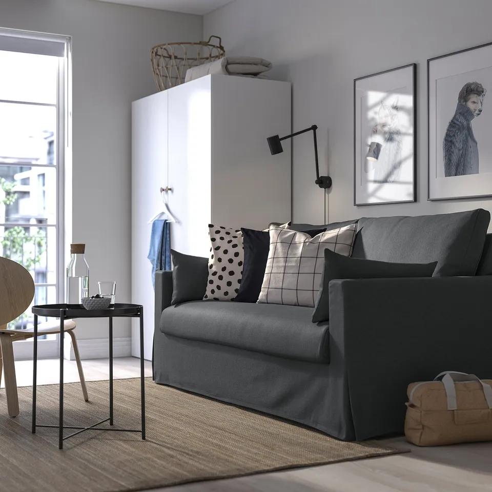 HYLTARP in a room