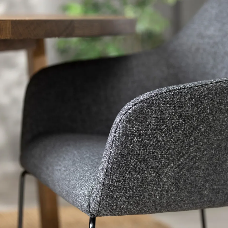 TONSTAD / TOSSBERG Table and 6 chairs, brown oak veneer/Gunnared dark grey black, 200x85 cm
