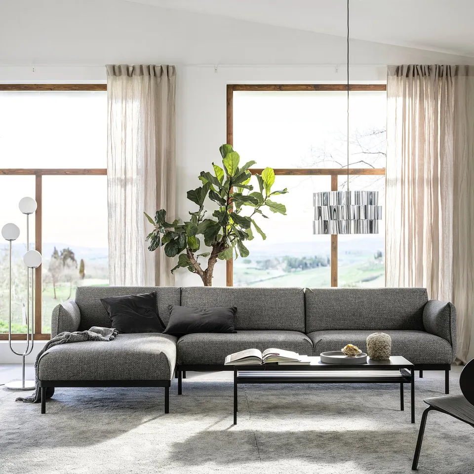 ÄPPLARYD in a room