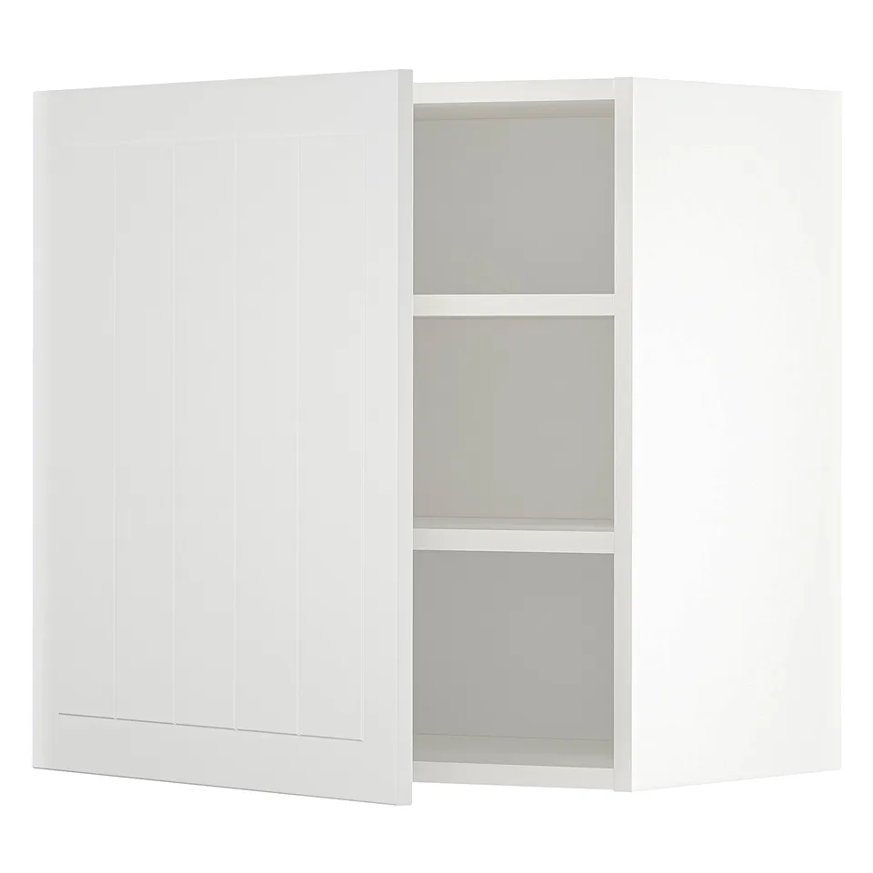 White METOD kitchen cabinet with adjustable shelves.