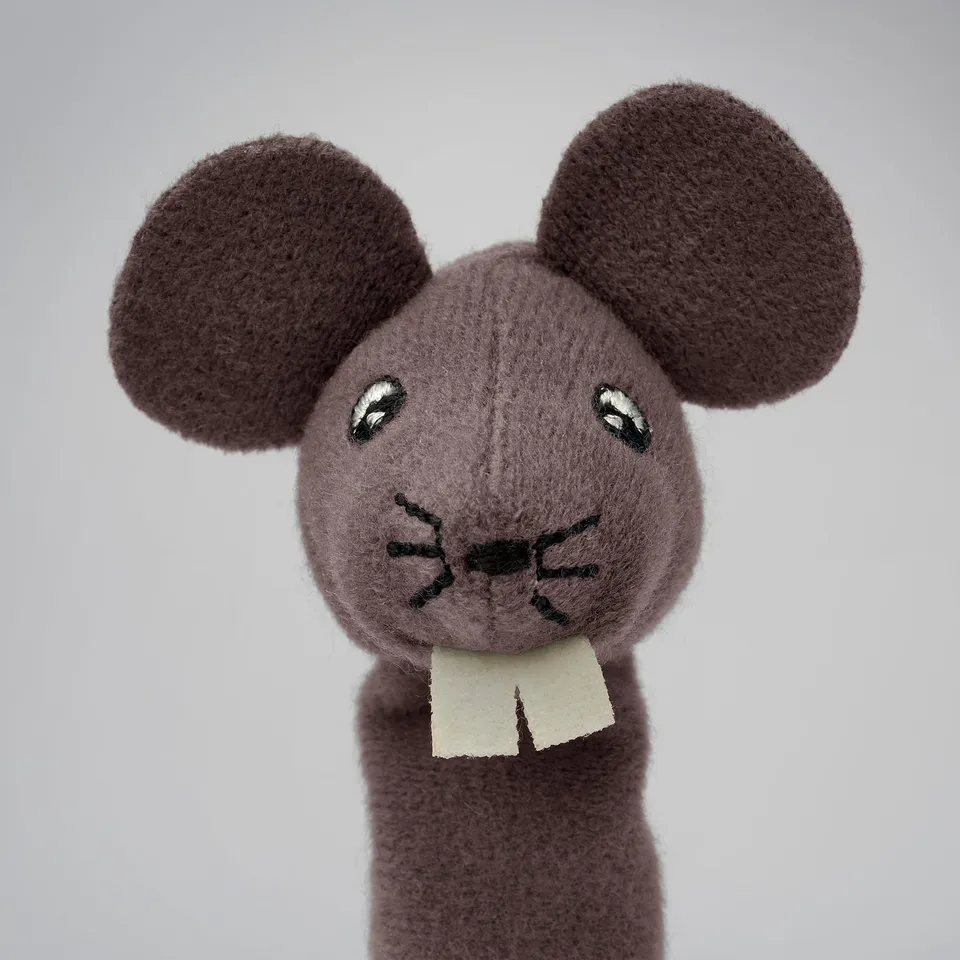 Cute mouse finger puppet, made of soft polyester, perfect for storytelling.