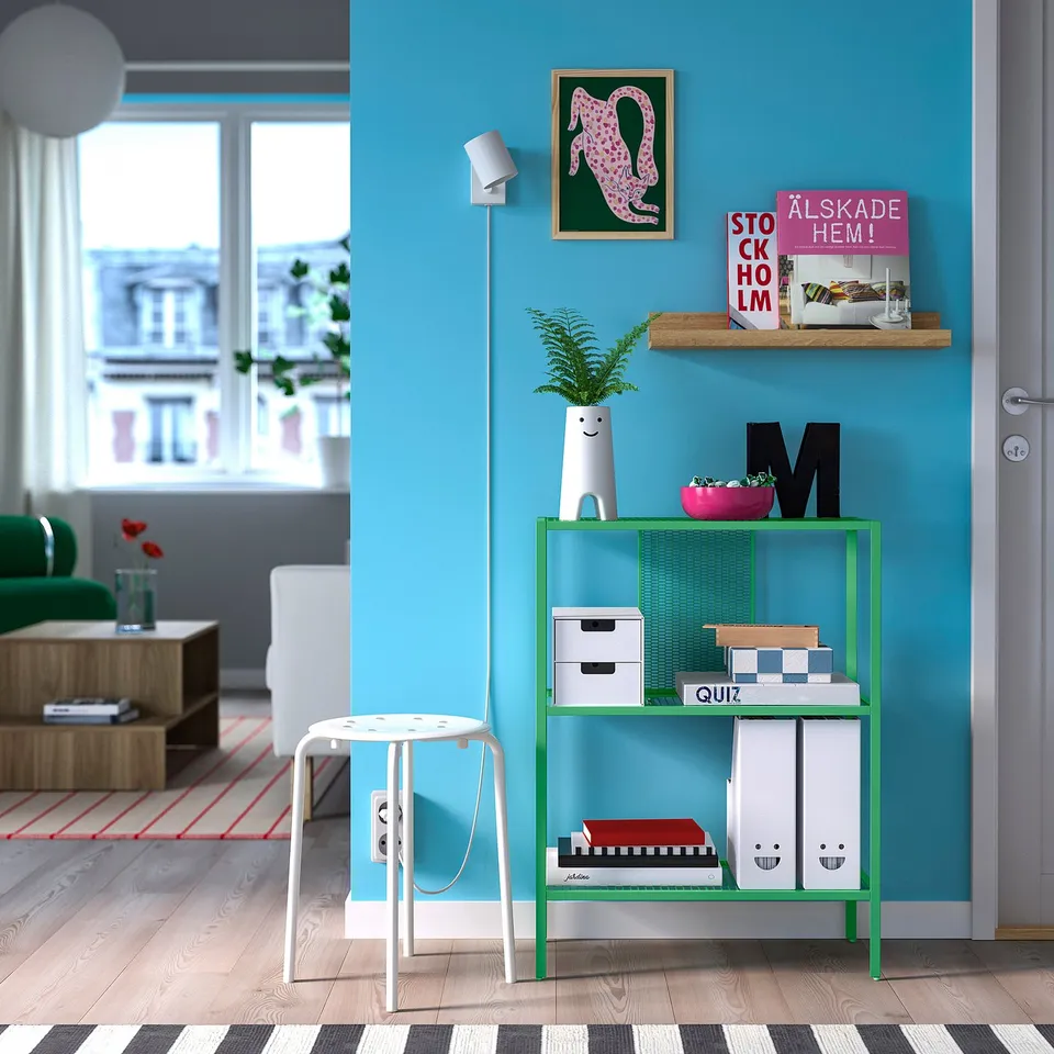 BAGGEBO in a room