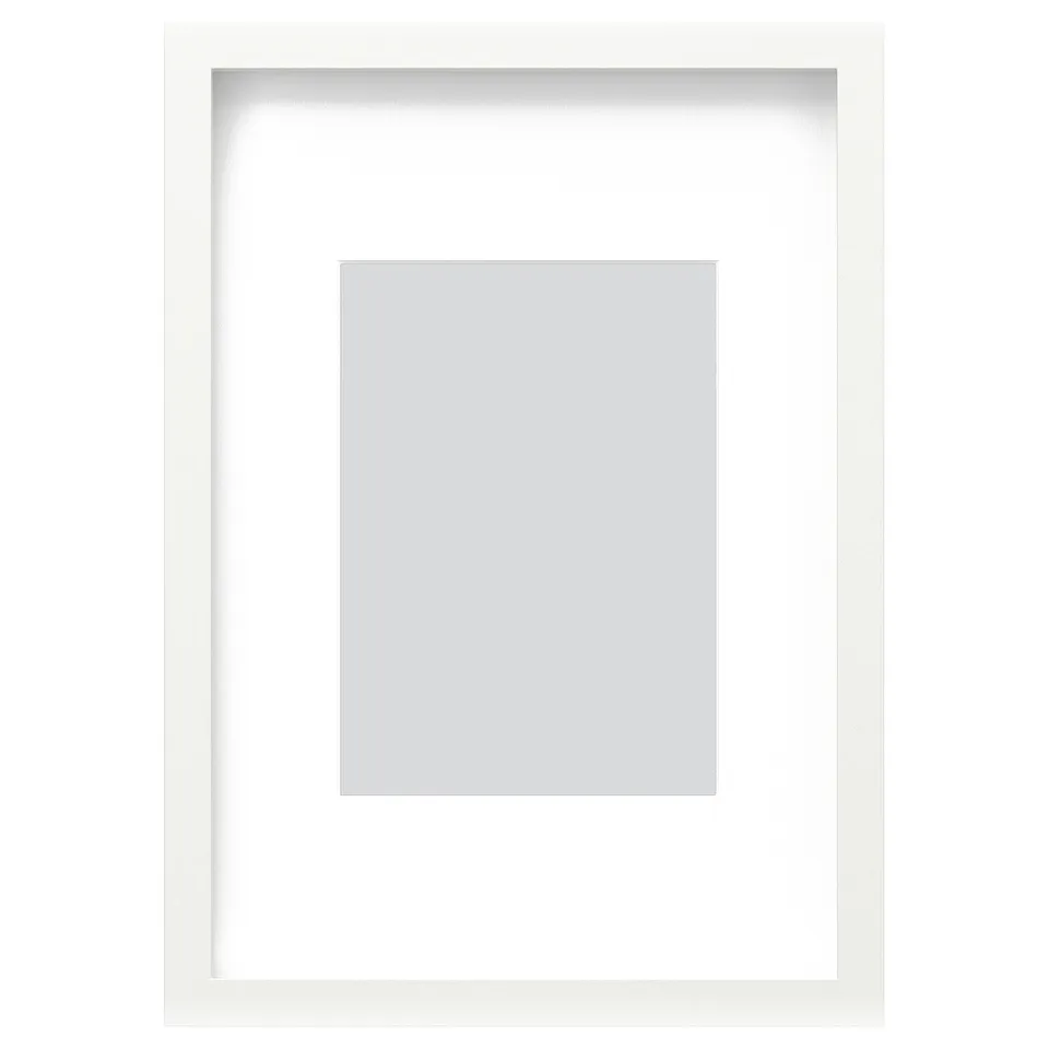 White RÖDALM picture frame with a modern look, versatile placement & ph-neutral mount.
