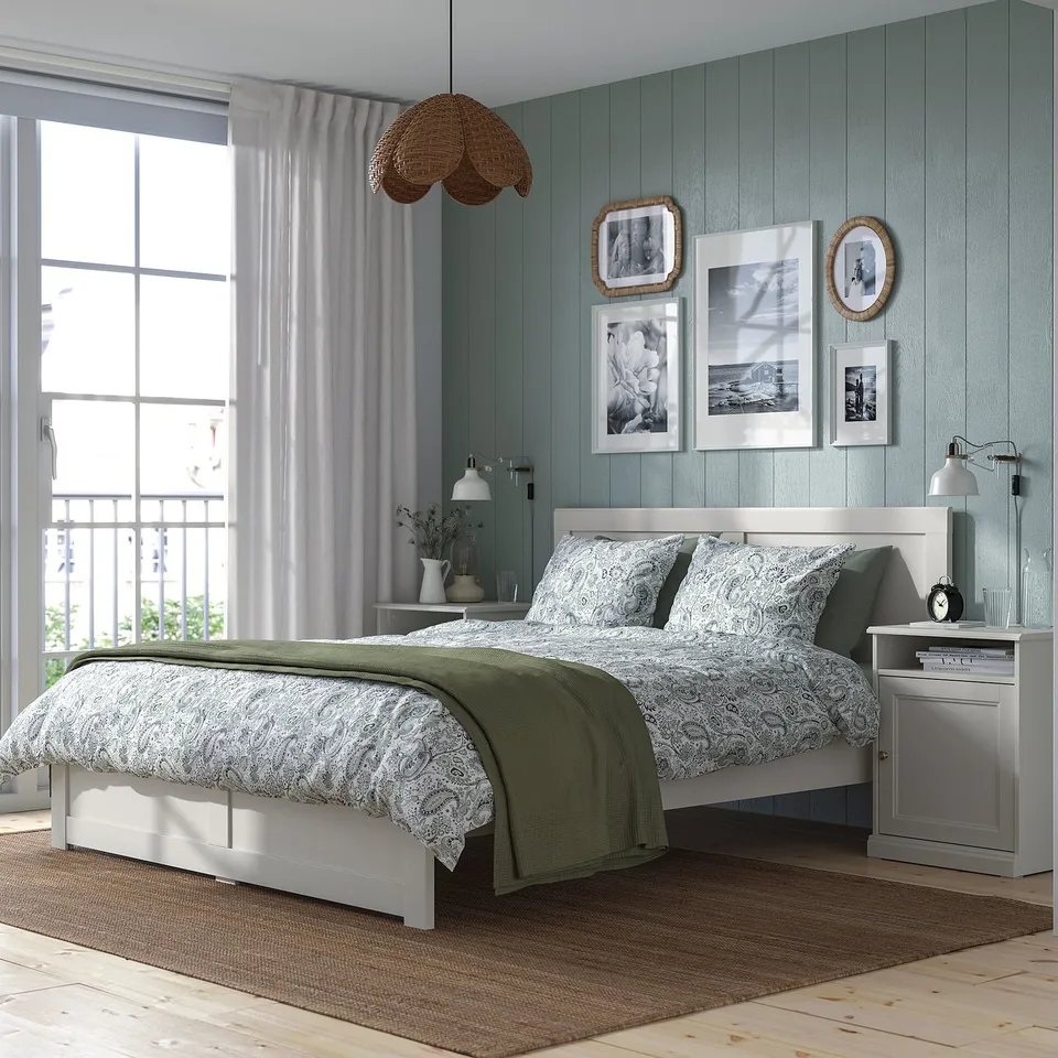 FÅGELFJÄLLET in a room