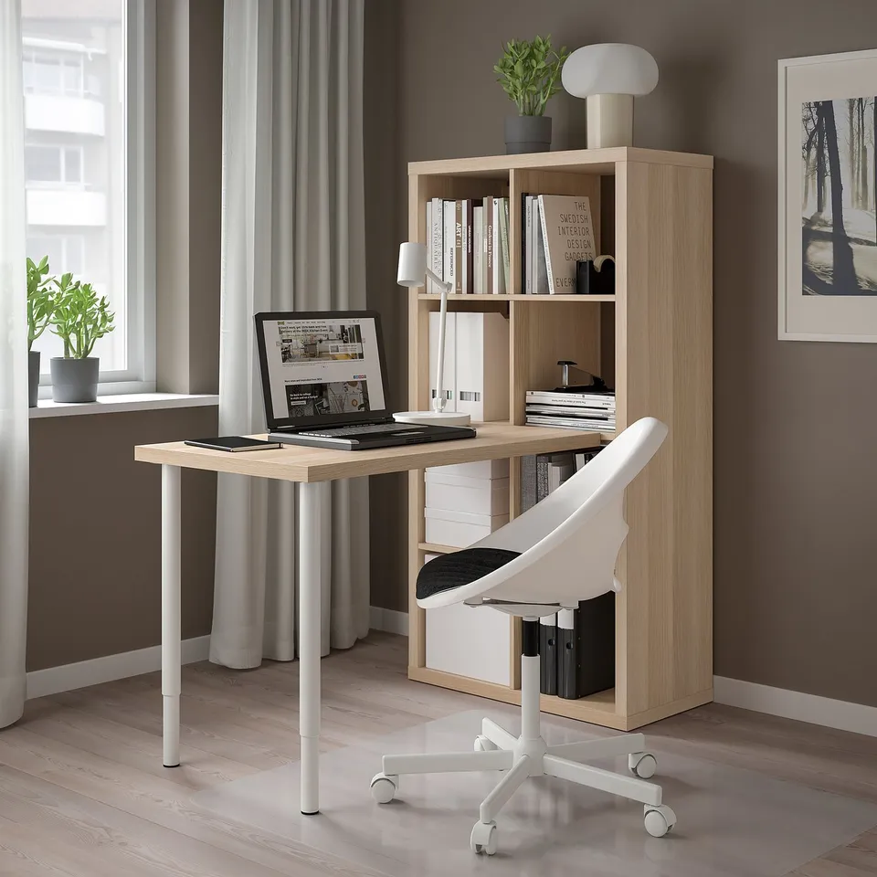 KALLAX / LINNMON in a room