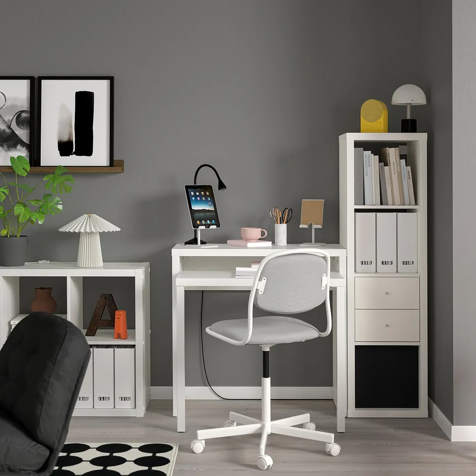 LÄNGDHOPP / ÖRFJÄLL in a room