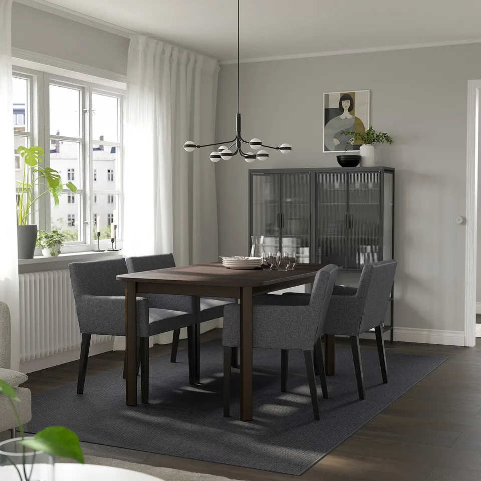 STRANDTORP / MÅRENÄS in a room