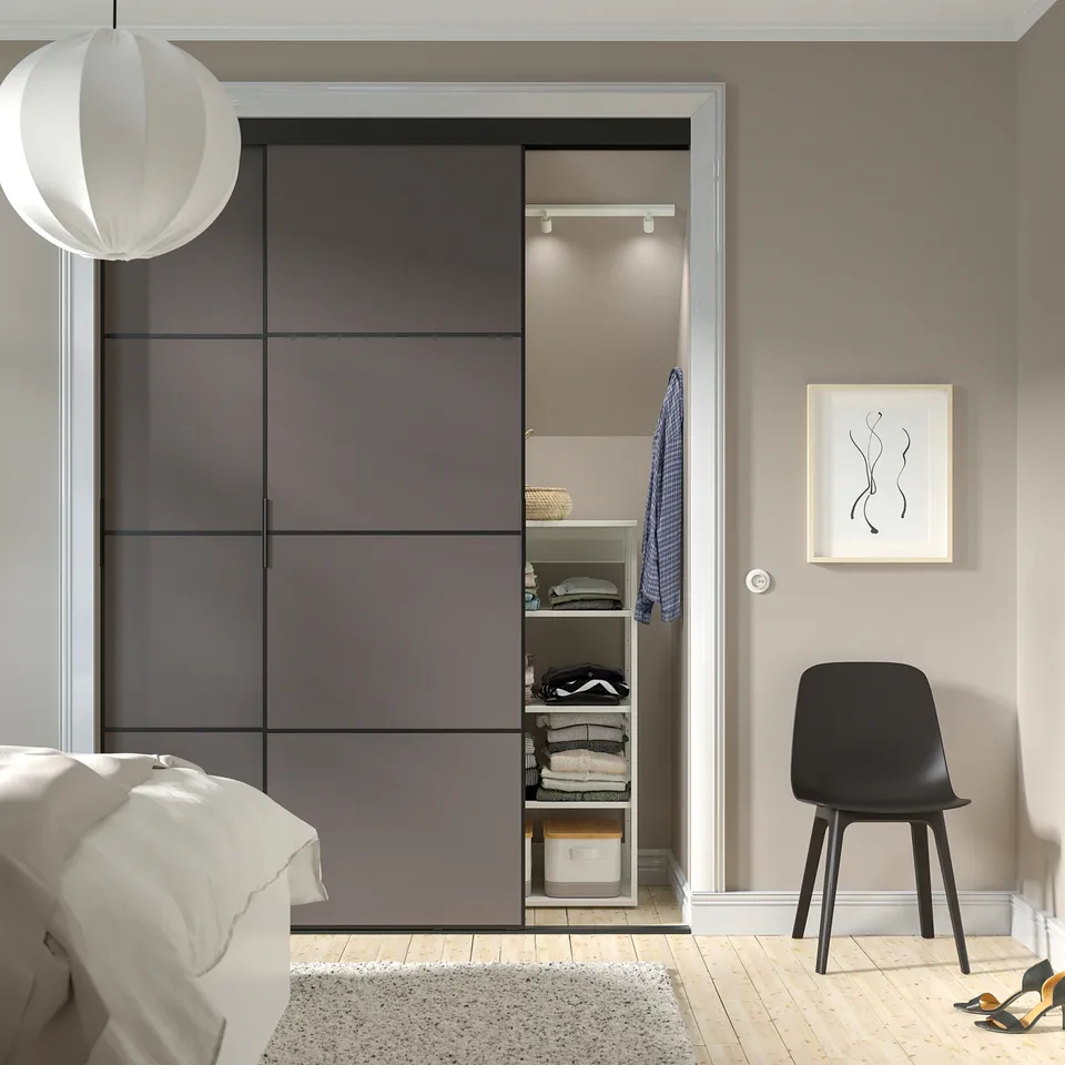 SKYTTA / MEHAMN in a room
