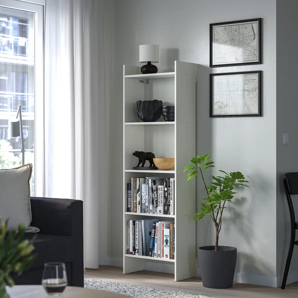 BAGGEBO in a room