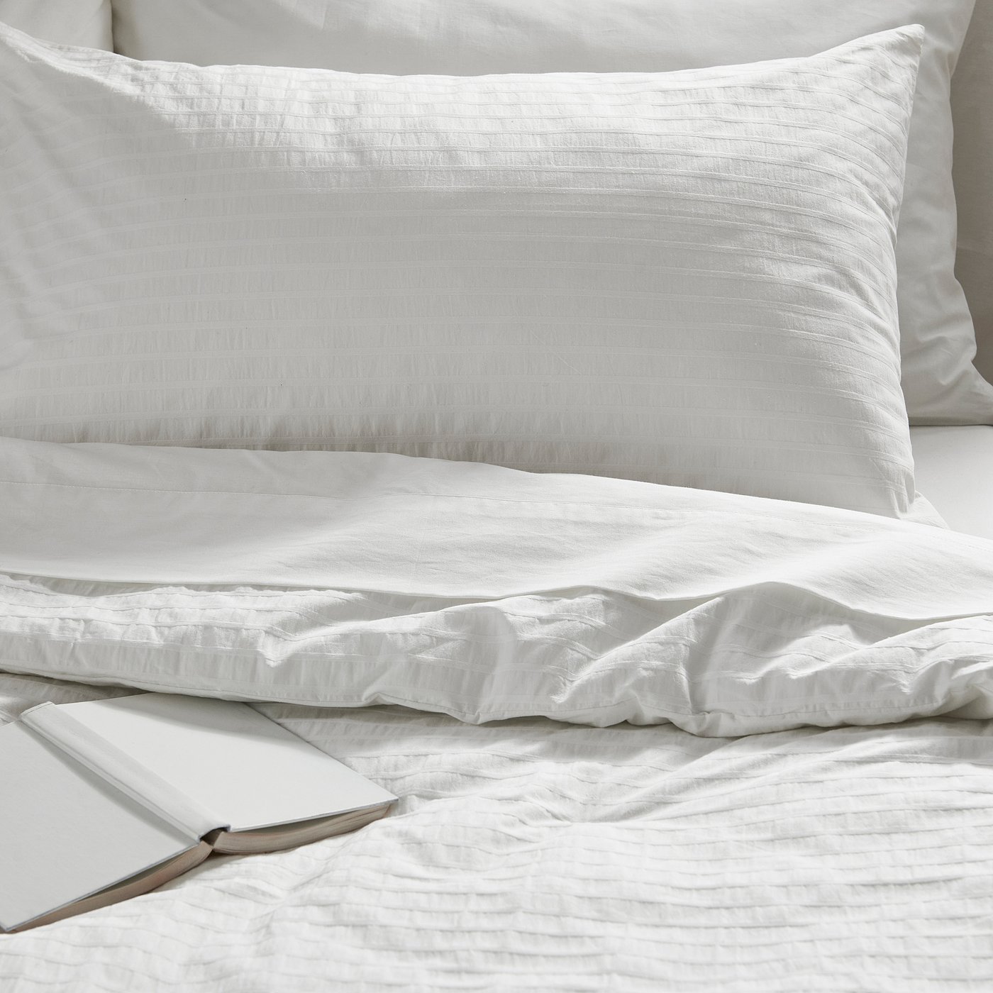 OFELIA VASS Comforter set, white, 240x220/50x80 cm