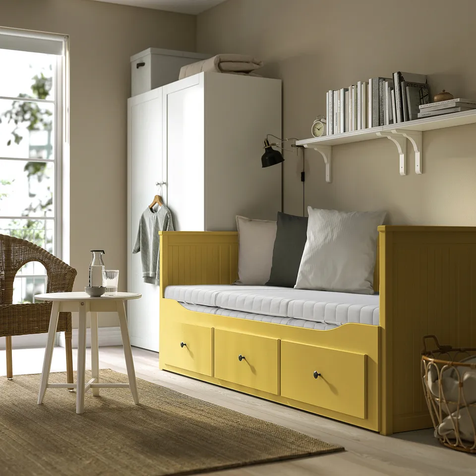 HEMNES in a room