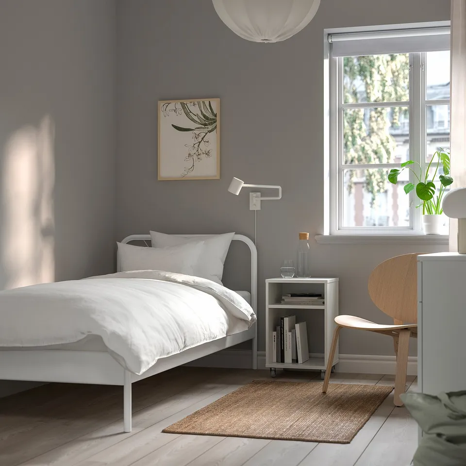 NESTTUN in a room