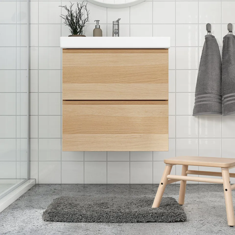 ALMTJÄRN in a room