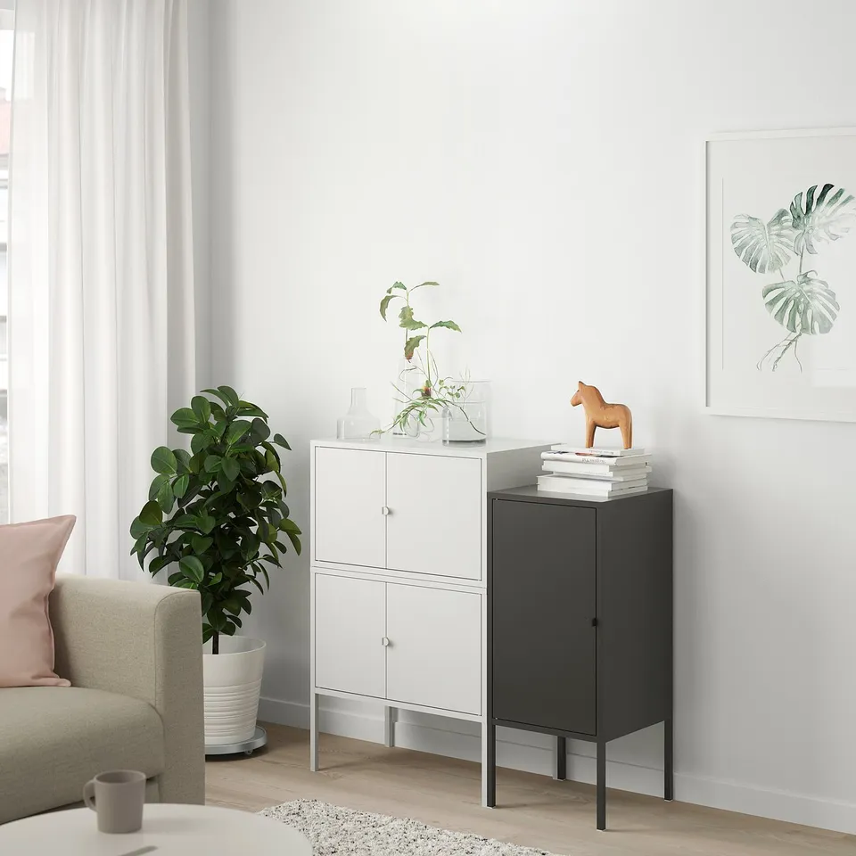 LIXHULT in a room
