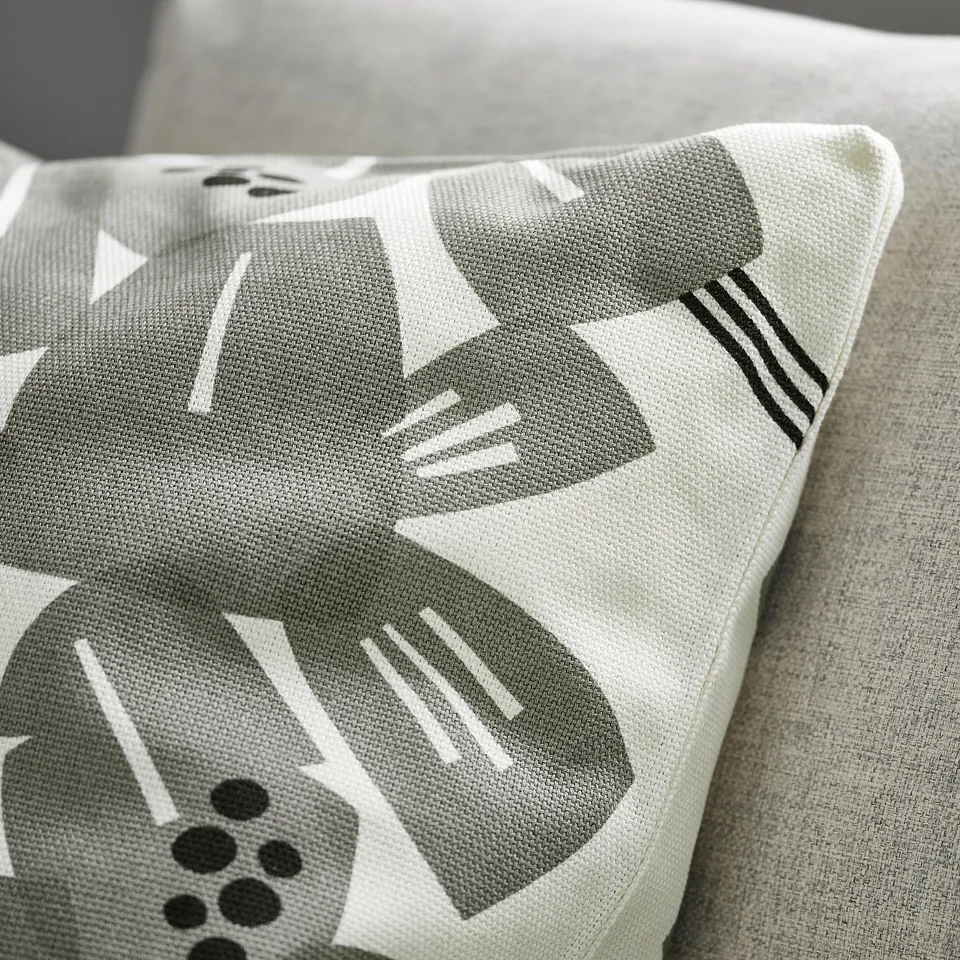 part: UNDERBLOMMA cushion cover