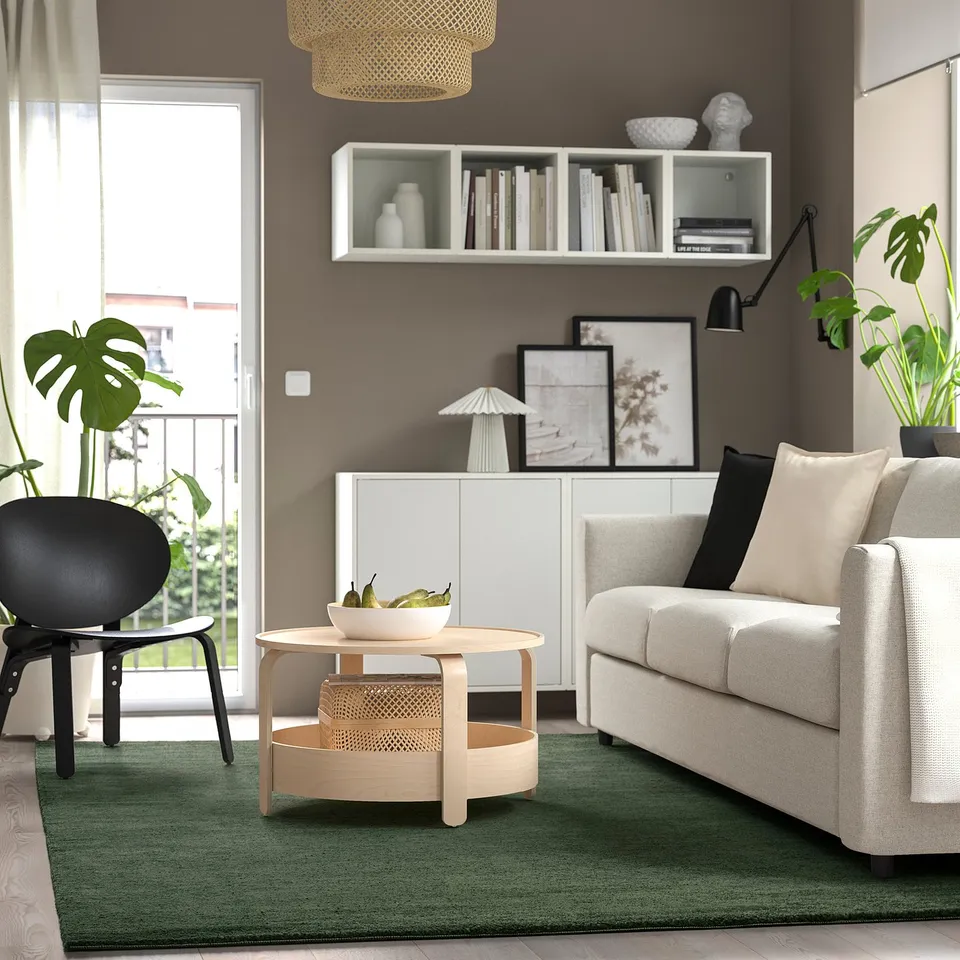 STOENSE in a room