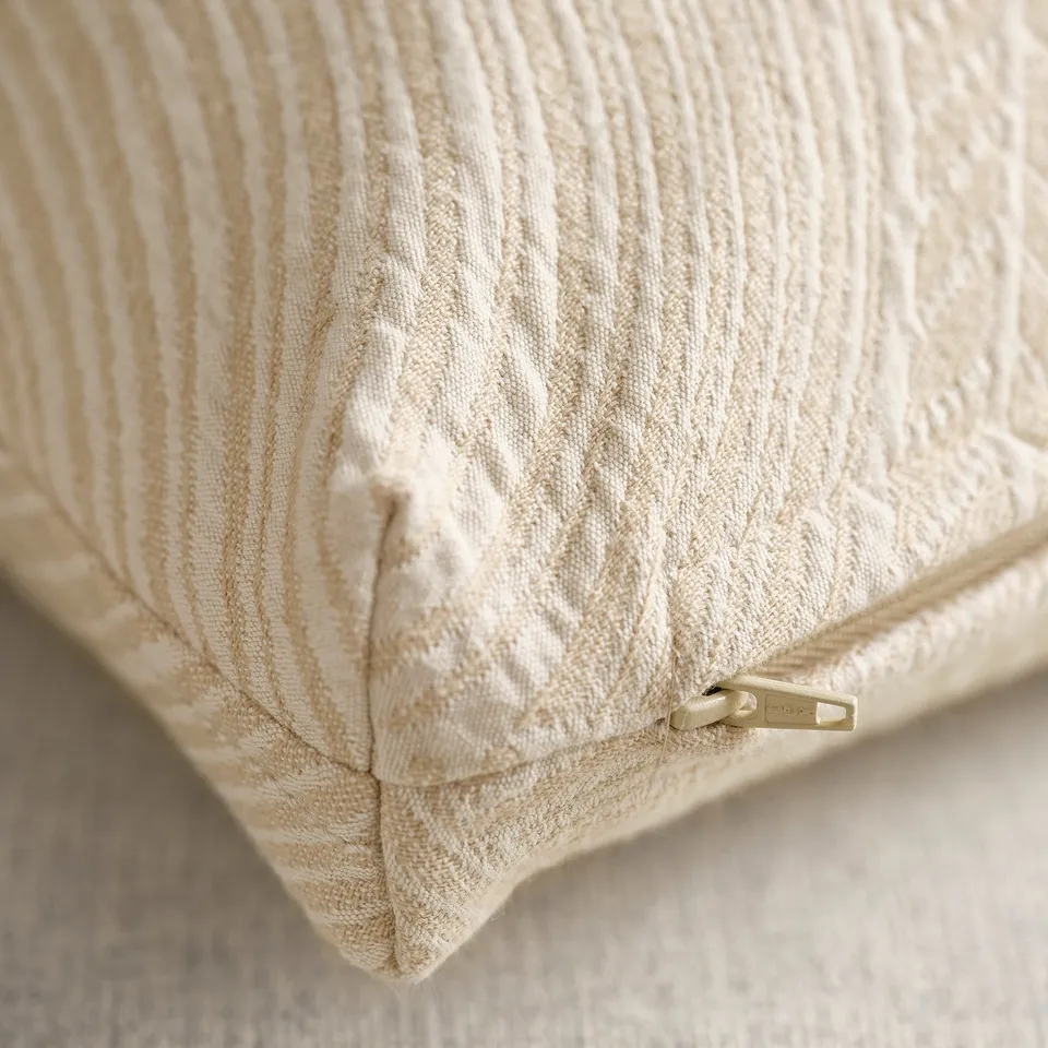 part: JÄTTEGRAN cushion cover