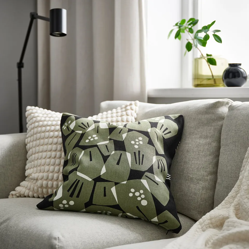 UNDERBLOMMA in a room