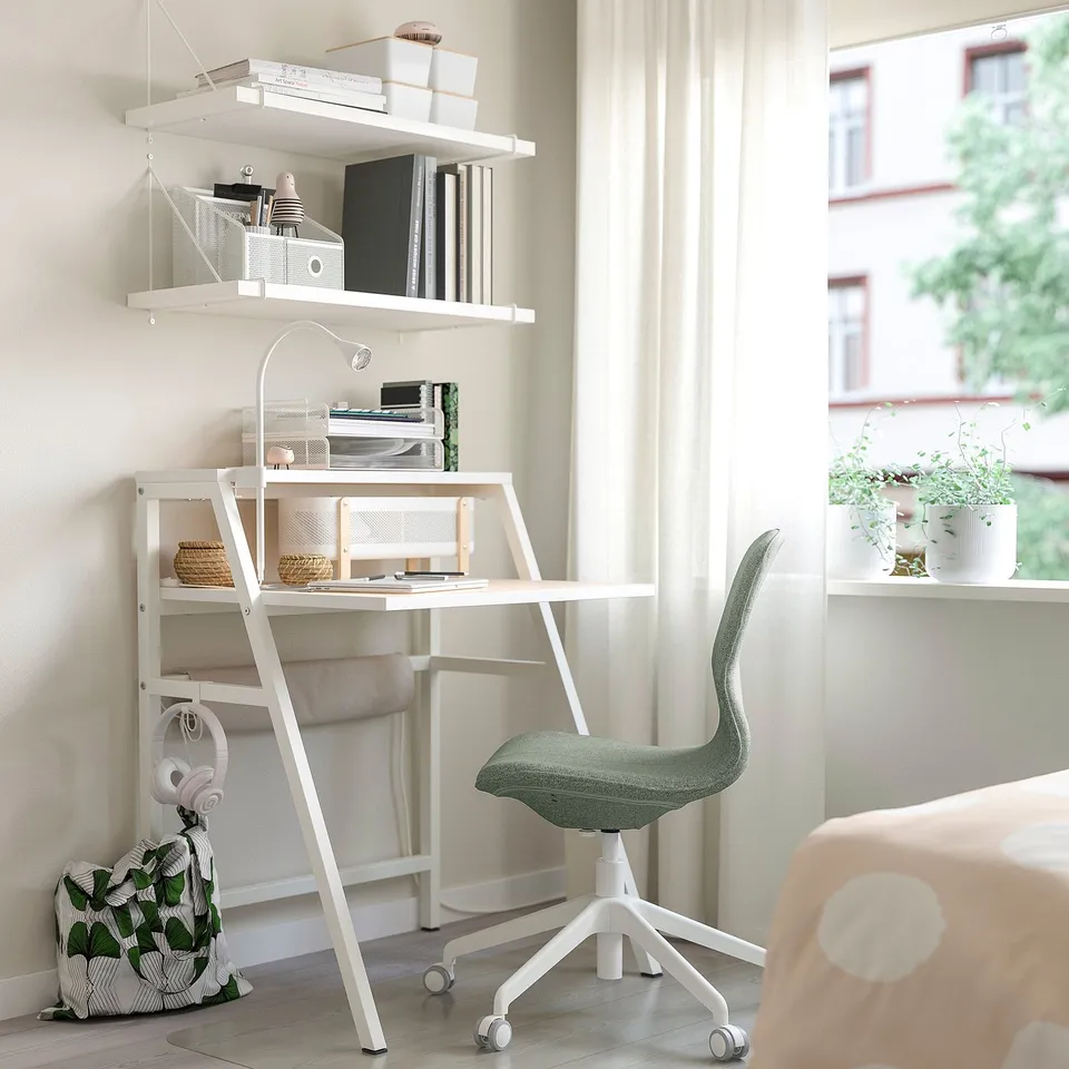 MITTPLAN in a room