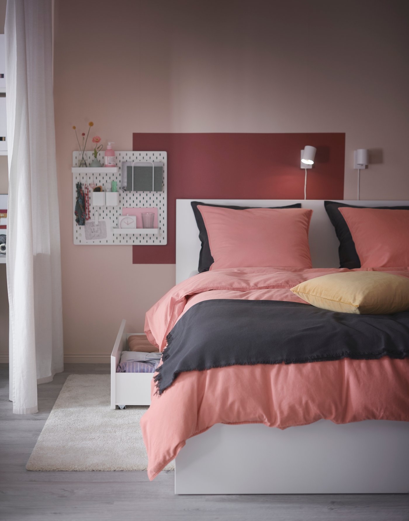 MALM Bed frame, high, w 2 storage boxes, white/Lindbåden, 160x200 cm