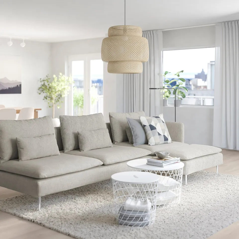 SÖDERHAMN in a room