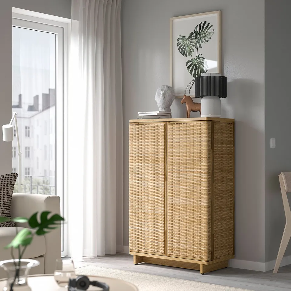 FRYKSÅS in a room