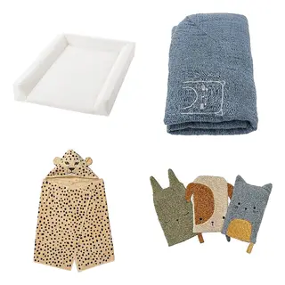 GULDVÄVARE/SANDLÖPARE/VÄDRA set: babycare mat + cover for babycare mat + towel with hood + washing mitt, beige/blue + light brown/cheetah pattern, 48x74 cm