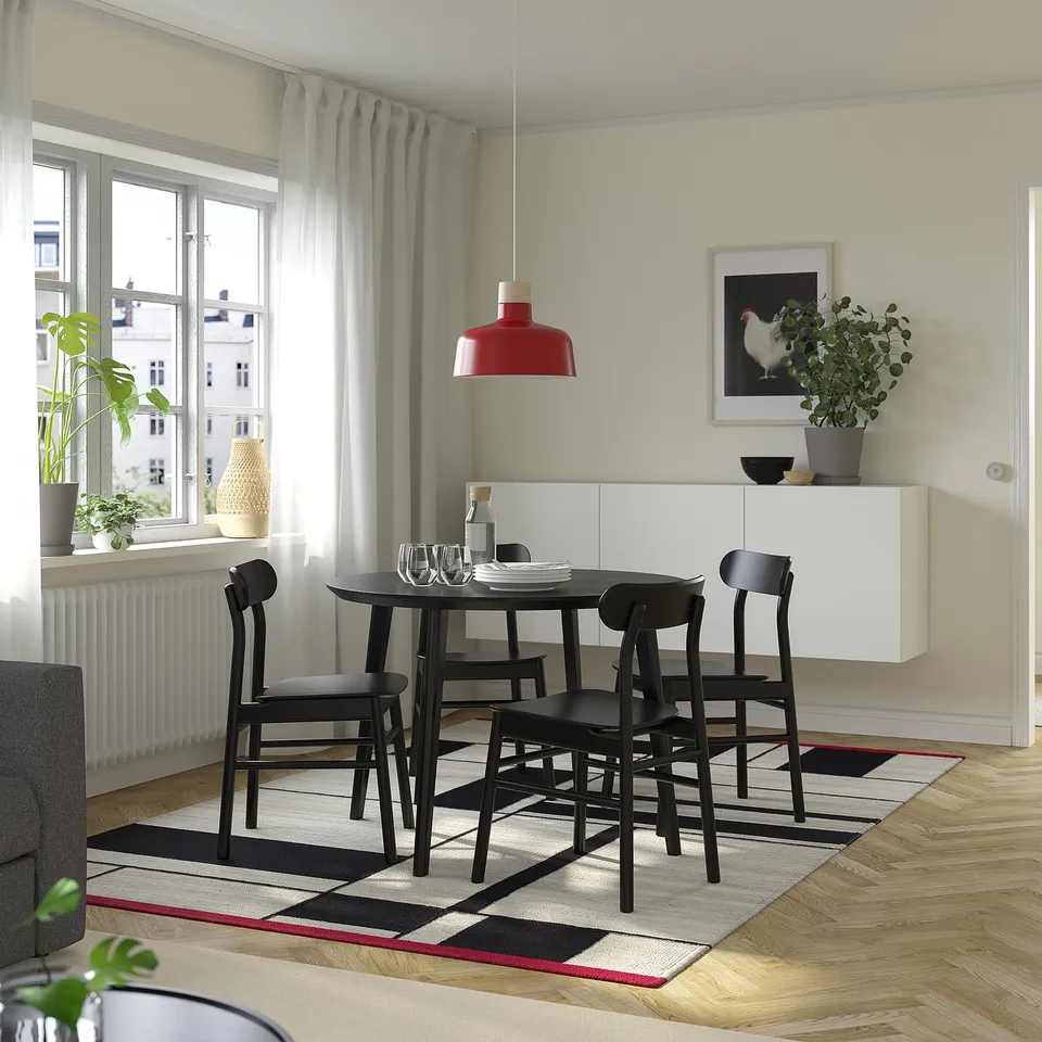 LISABO / RÖNNINGE in a room